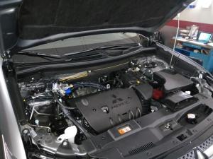 MITSUBISHI OUTLENDER1